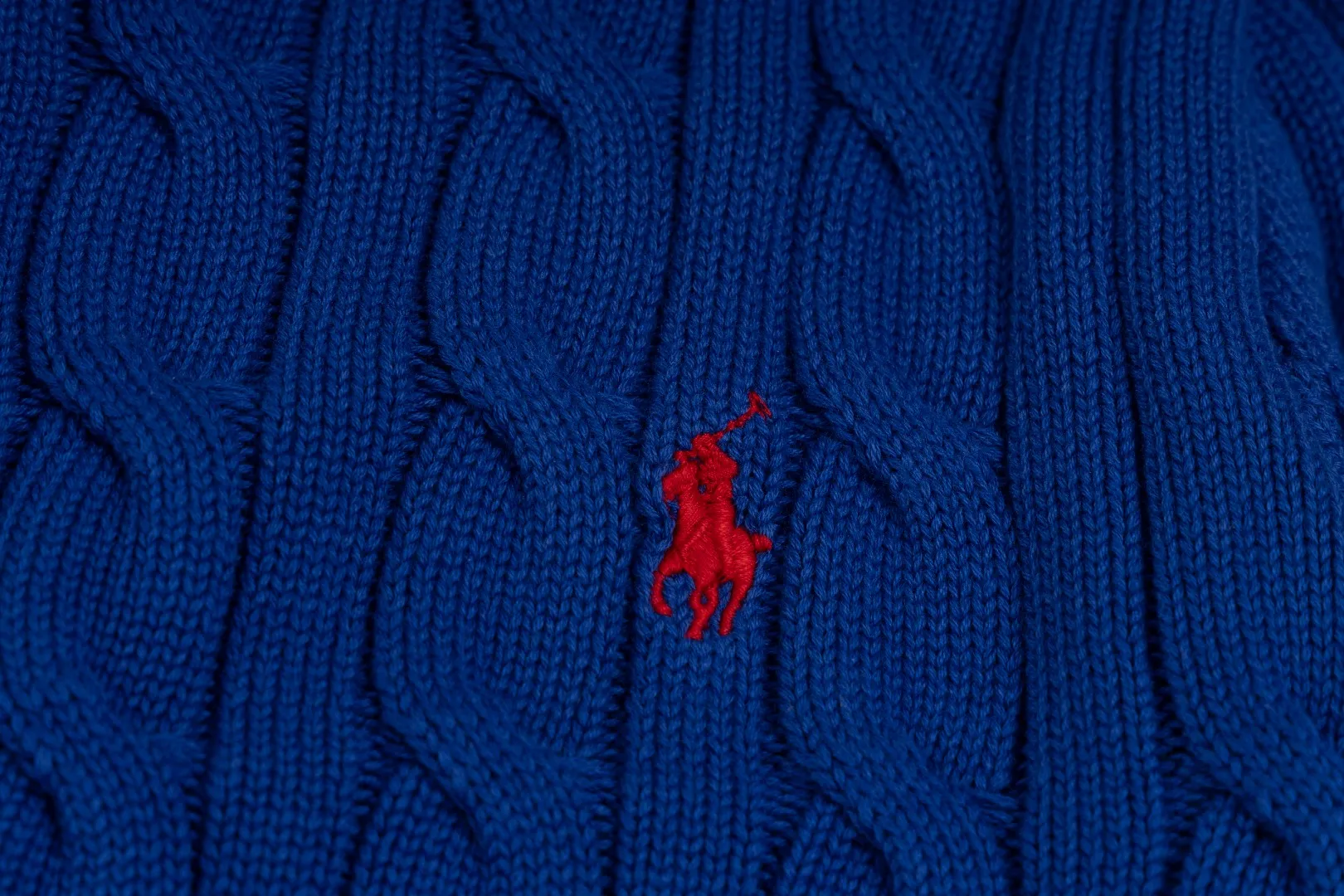 P230 #R93 RALPH LAUREN Ralph Lauren twelve colors classic small label embroidery logo seven-button knitted cable cardigan sweater for women, high-density LOGO embroidery on the chest, original customization of tag accessories. Made of pure cotton yarn, pure cotton is skin-friendly and comfortable, small label war horse embroidered twist button cardigan sweater 🐎 high quality, follow the blogger to learn how to wear it! Let’s buy a Ralph Lauren cable sweater. It’s a super hard-to-find series after it became popular. It’s hard to find one on the official website. It’s simple and practical to wear, with a lazy and loose feel. The thickened fabric has more texture, feels soft and delicate, and has a loose fit. Whether worn alone or layered, you can wear different styles of fashion with just one piece!   Size: